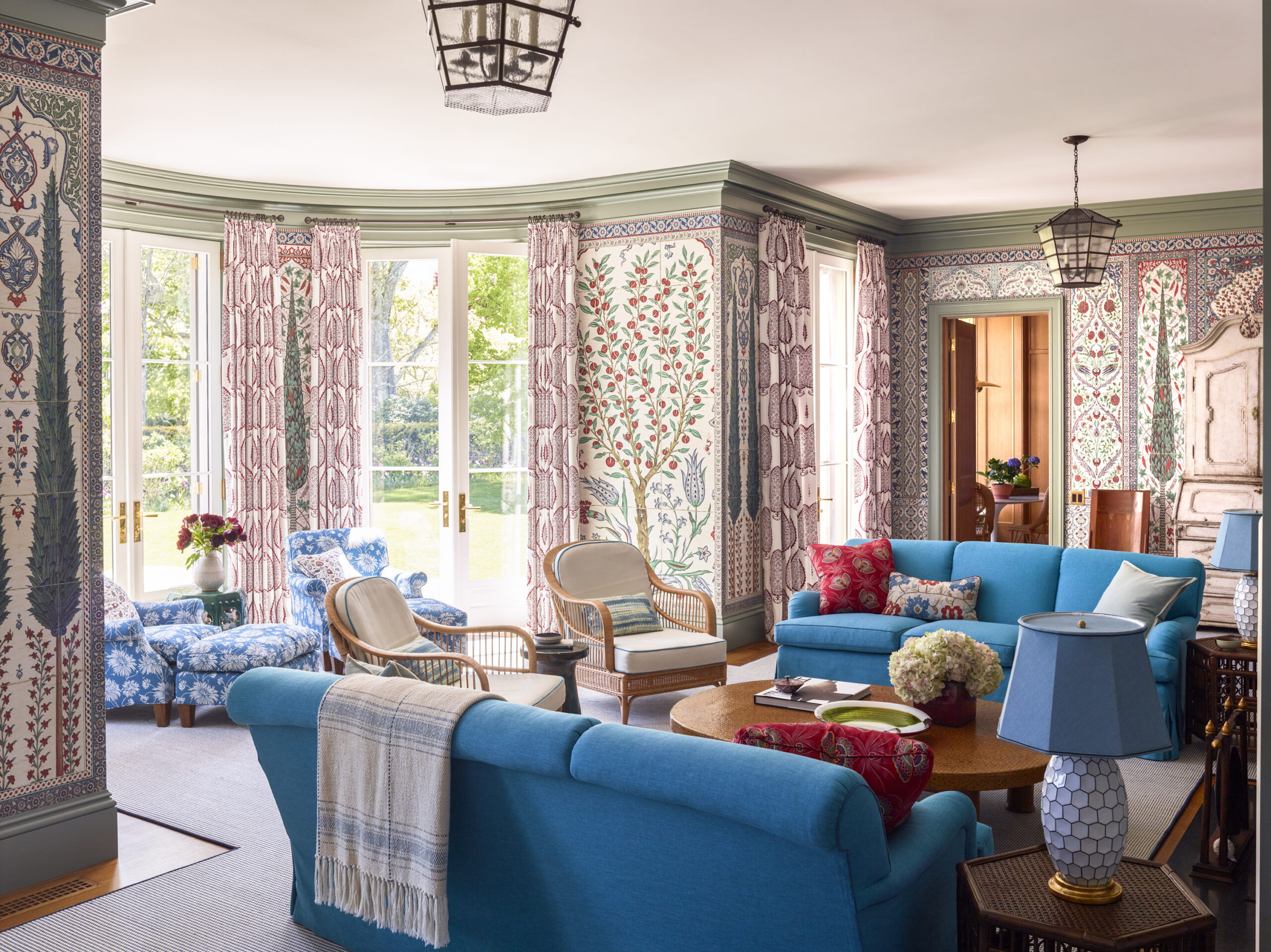 Katie Ridder - Photographer to credit Eric Piasecki - Design Leaf (1)